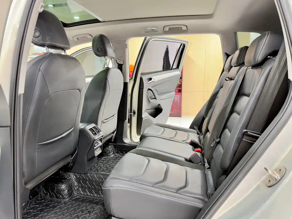 Tiguan L 2020 330TSI automatic two-wheel drive panoramic comfort version National VI купить на сайте DeffCars