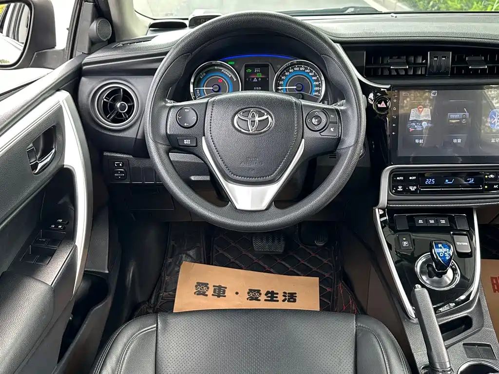 Corolla 2017 facelift dual engine 1.8L E-CVT leading version купить на сайте DeffCars