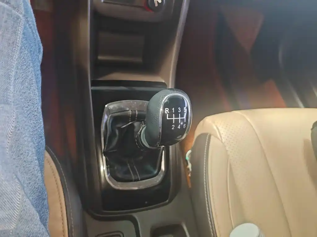 Baojun 310W 2017 1.5L manual fashion model National V купить на сайте DeffCars