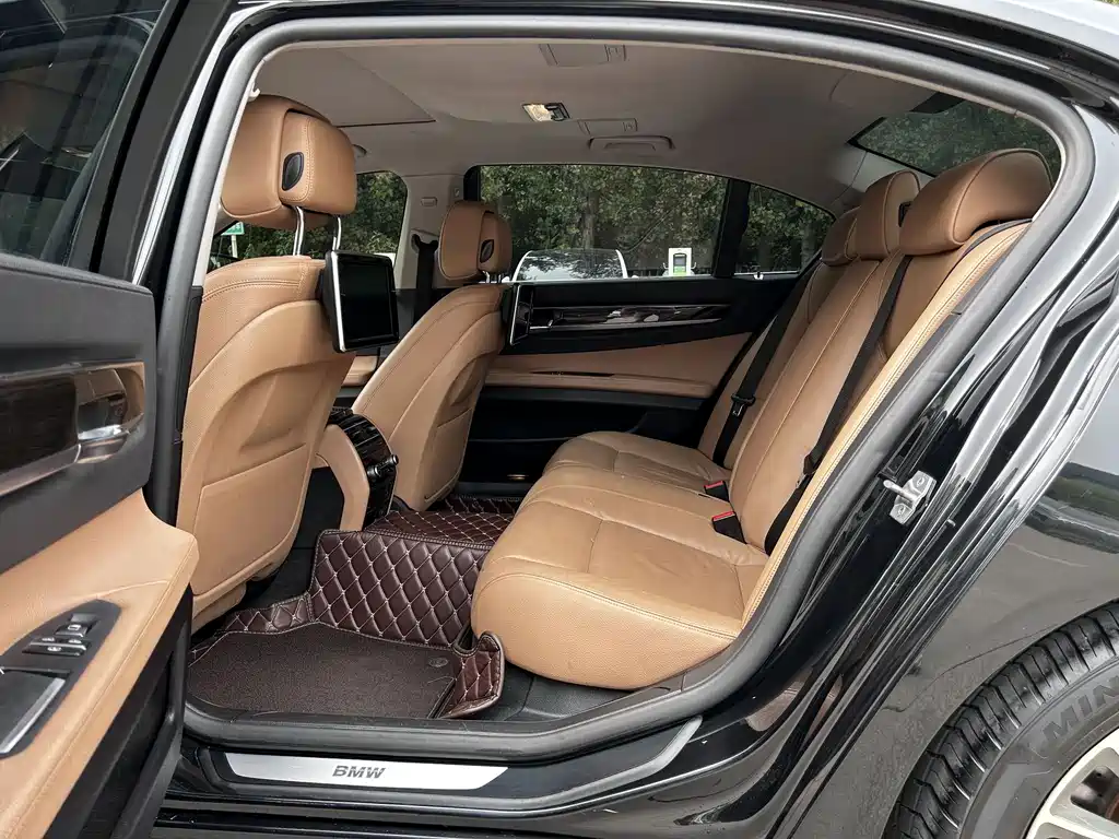 BMW 7 Series 2014 730Li Premium купить на сайте DeffCars