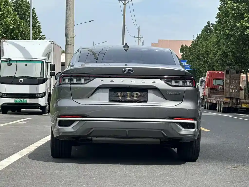 Mondeo 2025 2.0T EcoBoost Luxury купить на сайте DeffCars