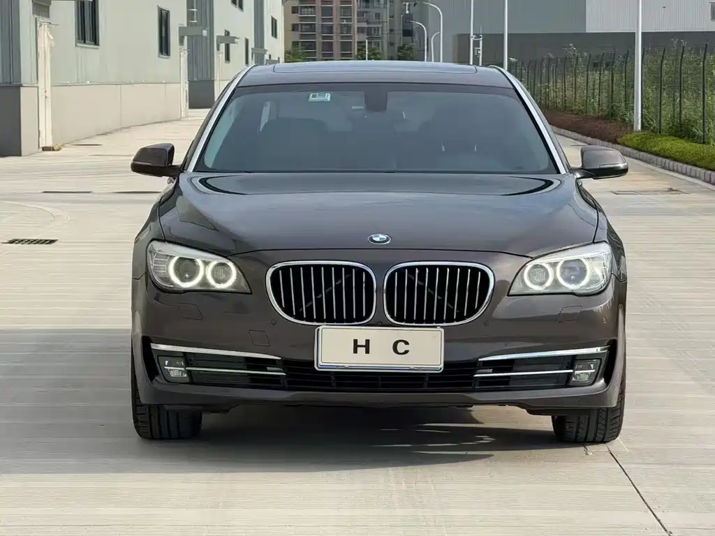BMW 7 Series 2013 730Li Luxury купить на сайте DeffCars