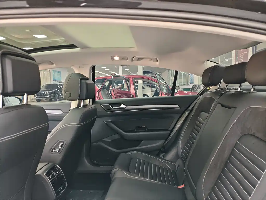 Magotan 2020 330TSI DSG leading model купить на сайте DeffCars