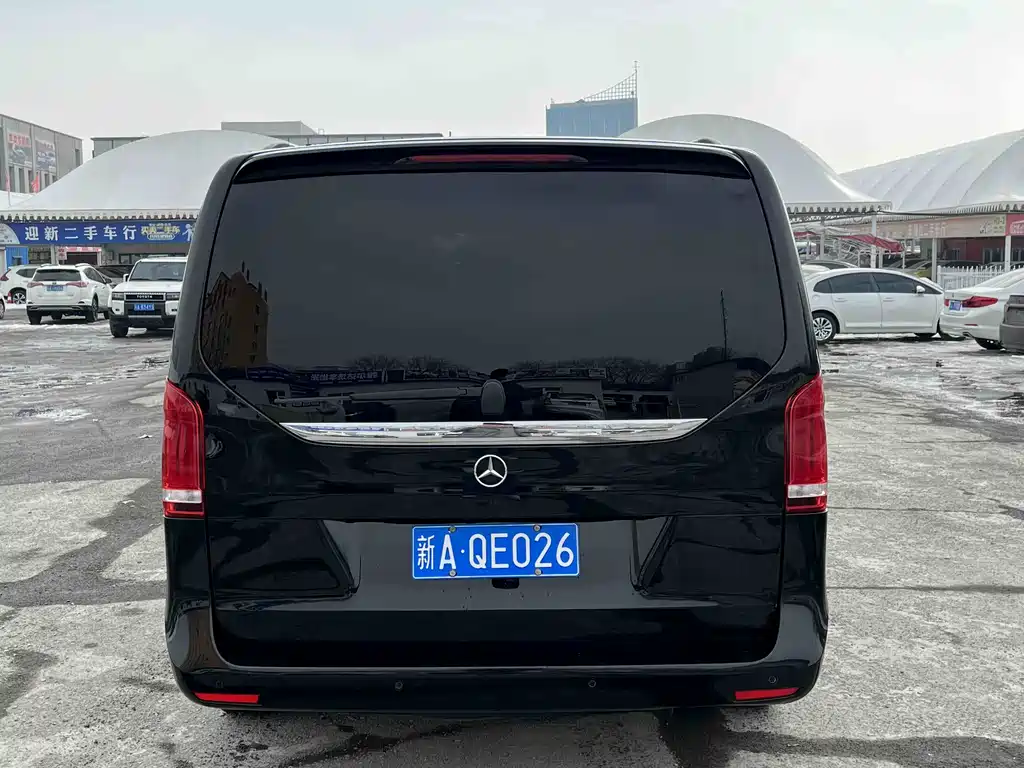 Mercedes-Benz V-Class 2021 V 260 L Long Wheelbase Premium Edition купить на сайте DeffCars