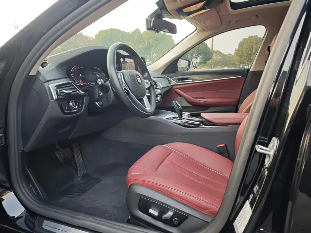 BMW 5 Series 2021 530Li Leading Luxury Package купить на сайте DeffCars