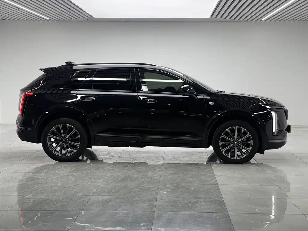 Cadillac XT5 2025 2.0T luxury model купить на сайте DeffCars