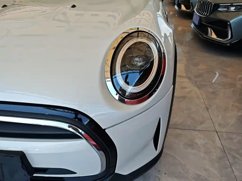 Mini 2023 Modified 1.5T Cooper Artist Five Door Edition купить на сайте DeffCars