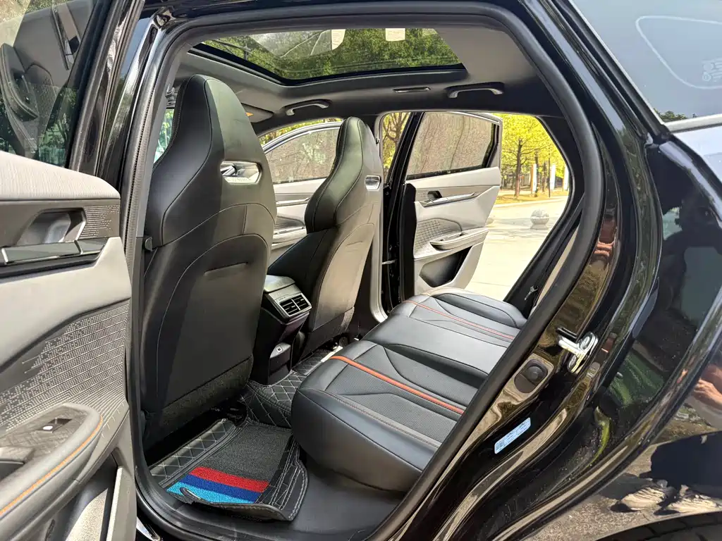 Changan UNI-V 2024 1.5T premium model купить на сайте DeffCars