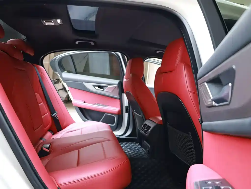 Jaguar XEL 2021 2.0T 200PS R-DYNAMIC Youth Sports Edition купить на сайте DeffCars
