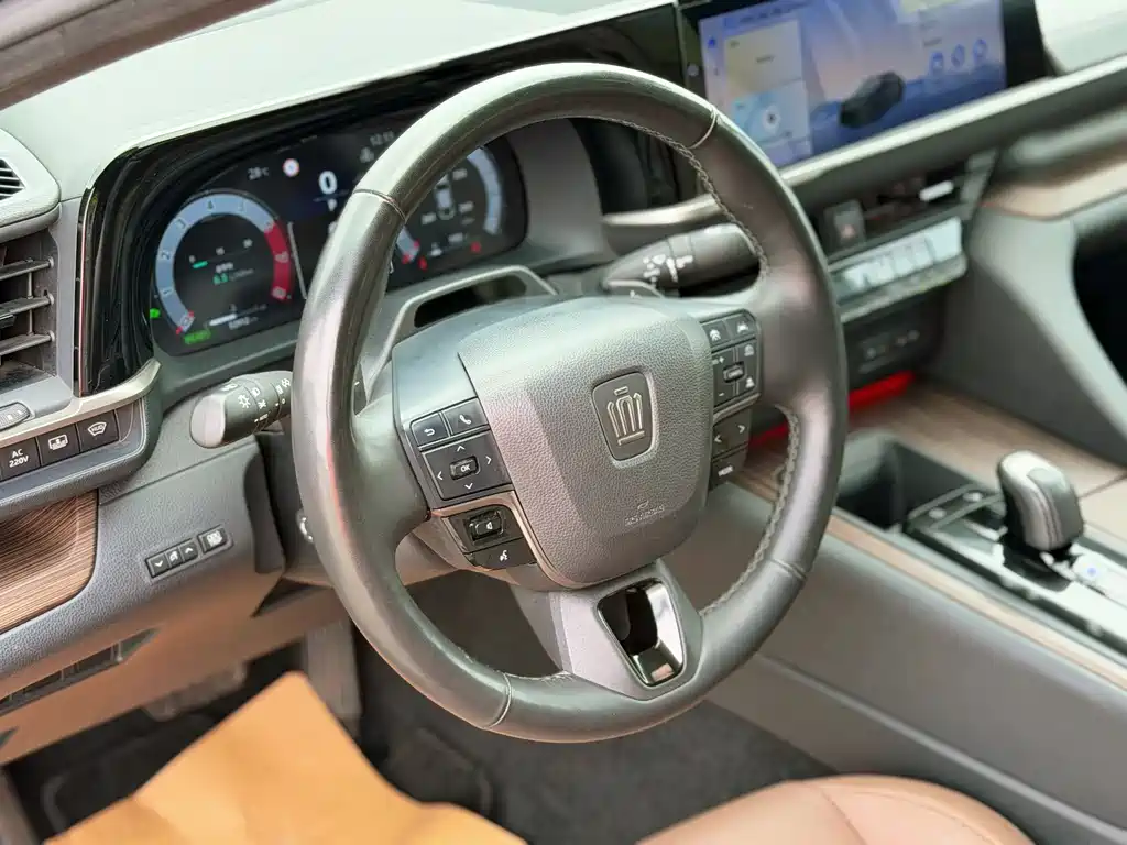 Crown Imports 2024 2.5L Supreme Edition купить на сайте DeffCars