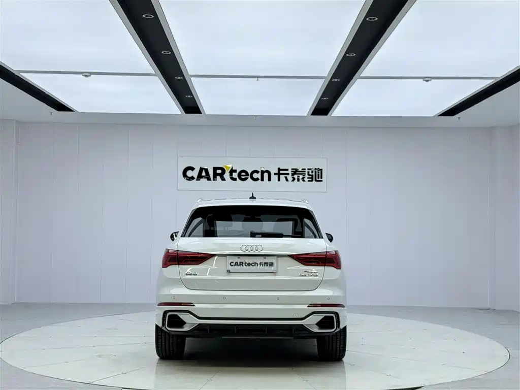 Audi Q3 2024 35 TFSI Fashionable and Dynamic купить на сайте DeffCars