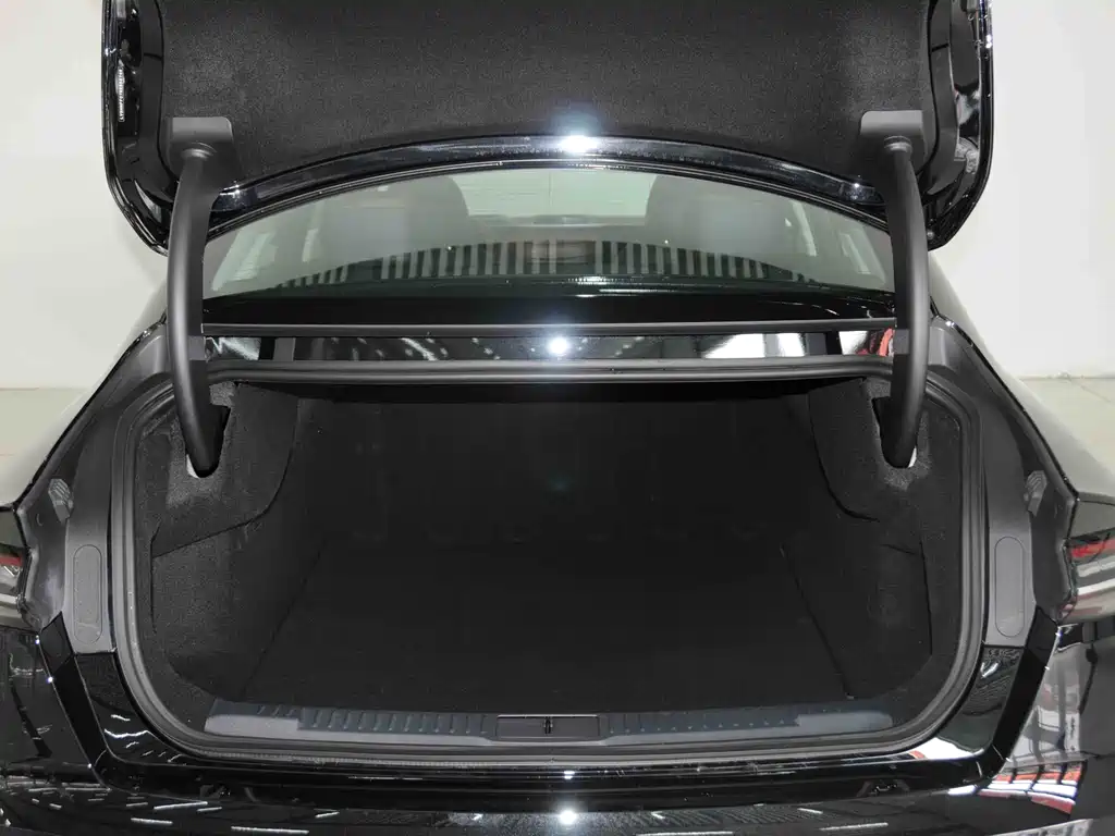 Lincoln Z 2024 2.0T two-wheel drive premium hybrid version купить на сайте DeffCars