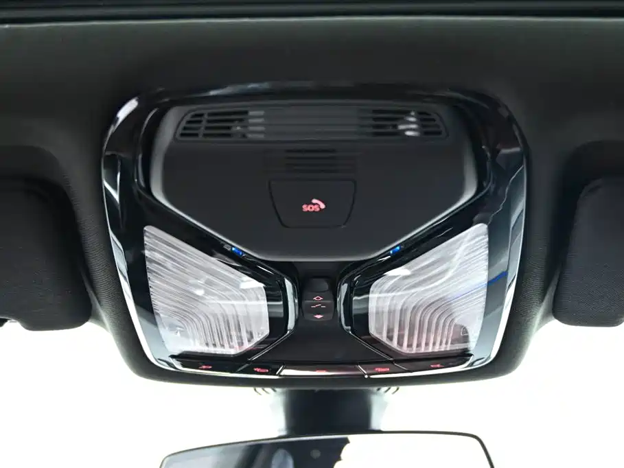 BMW 5 Series 2023 530Li Leading M Sports Package купить на сайте DeffCars