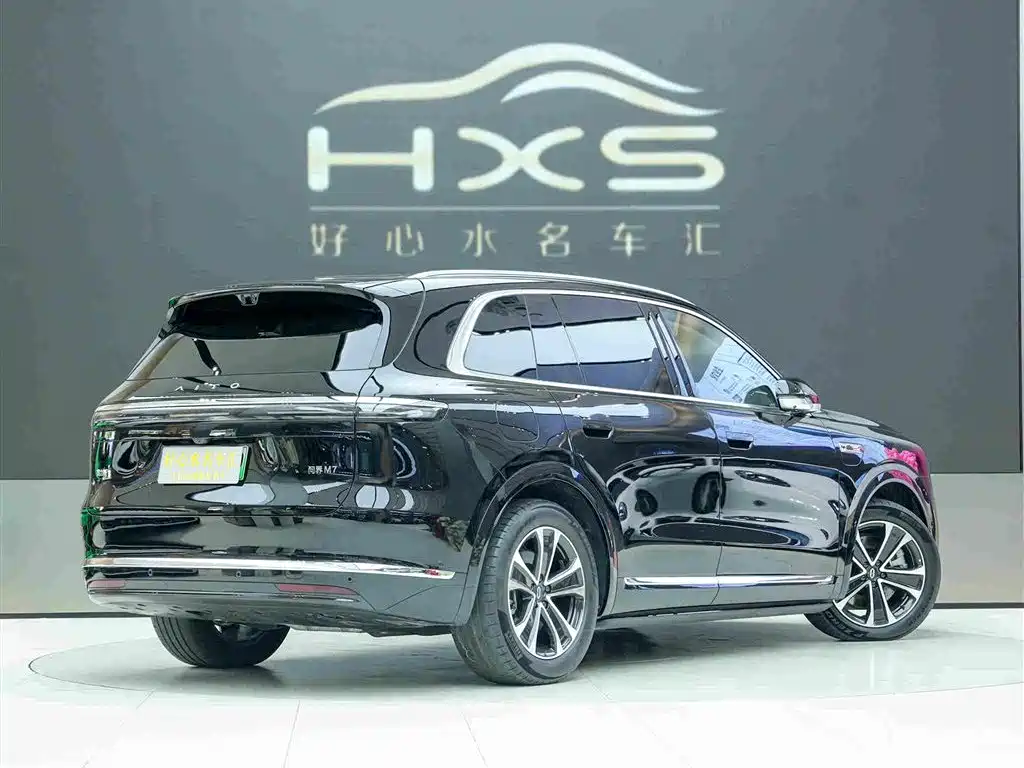 Wenjie M7 2026 extended range Ultra four-wheel drive version 5-seater 192-line lidar) купить на сайте DeffCars