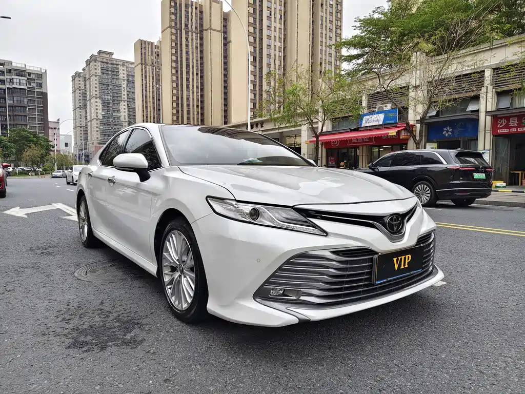 Camry 2019 2.5G Deluxe Edition National VI купить на сайте DeffCars