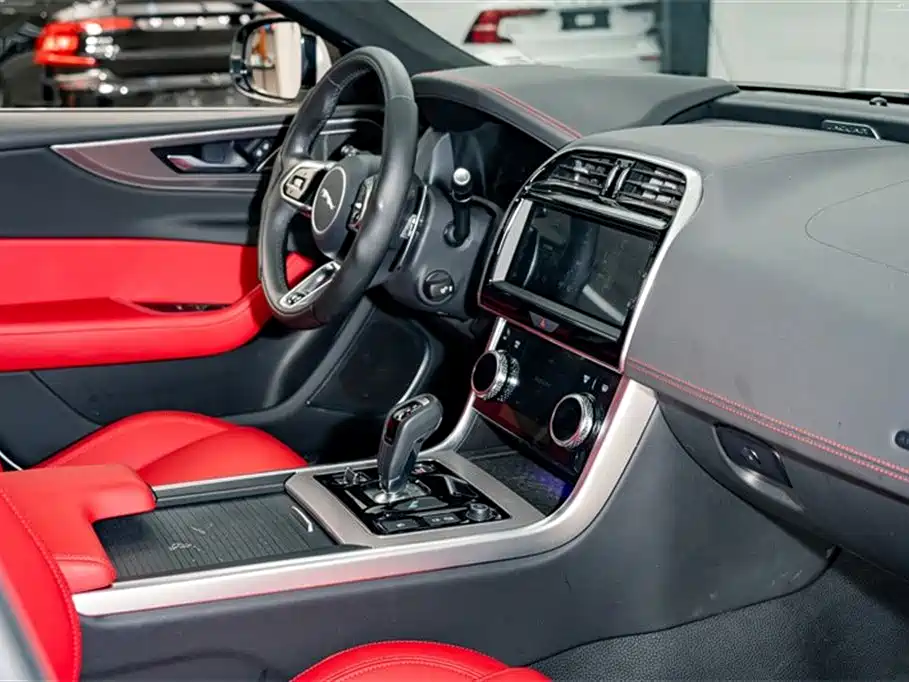 Jaguar XEL 2024 2.0T 250PS R-DYNAMIC S aggressive sports version купить на сайте DeffCars