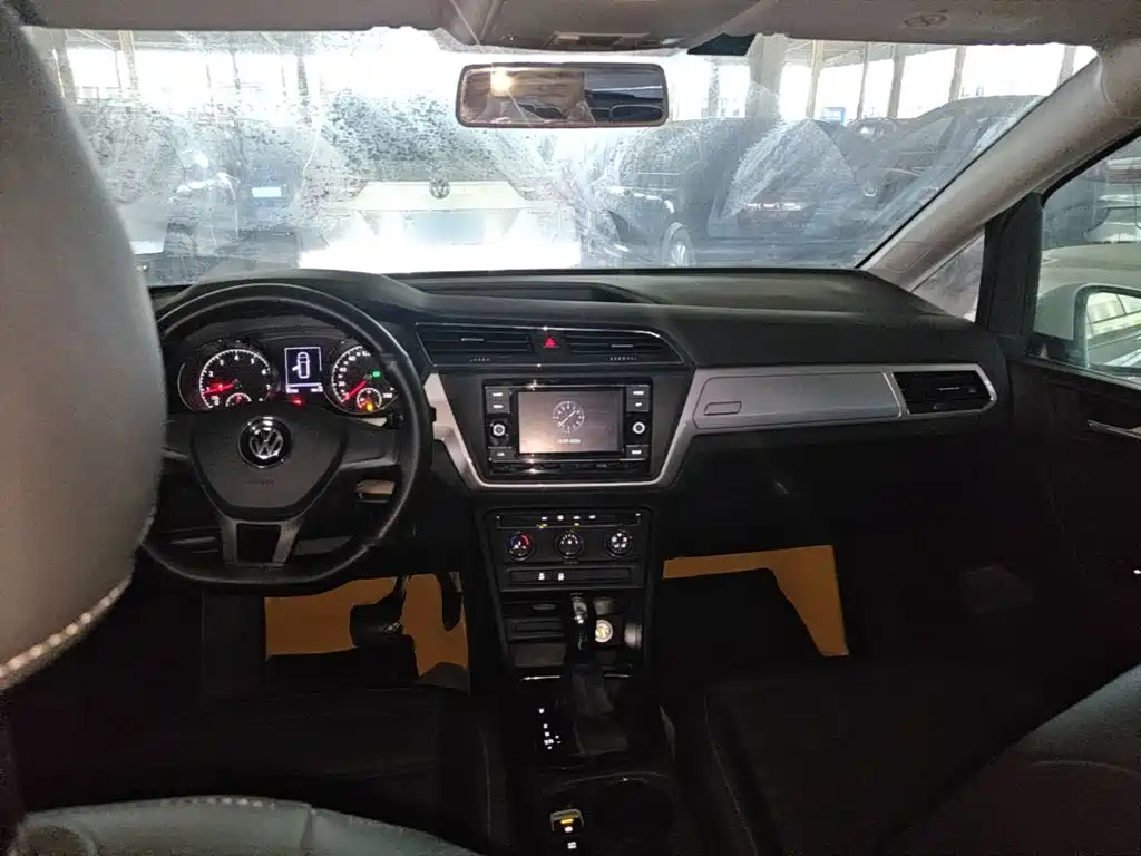 Touran 2018 TouranL 280TSI DSG Fashion Edition 7 Seater Country VI купить на сайте DeffCars