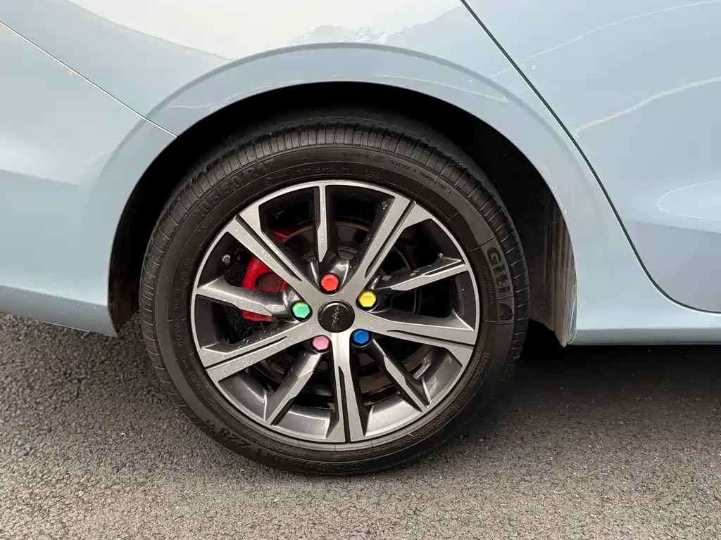 Emgrand 2023 4th Generation Champion Edition 1.5L CVT Premium Type купить на сайте DeffCars