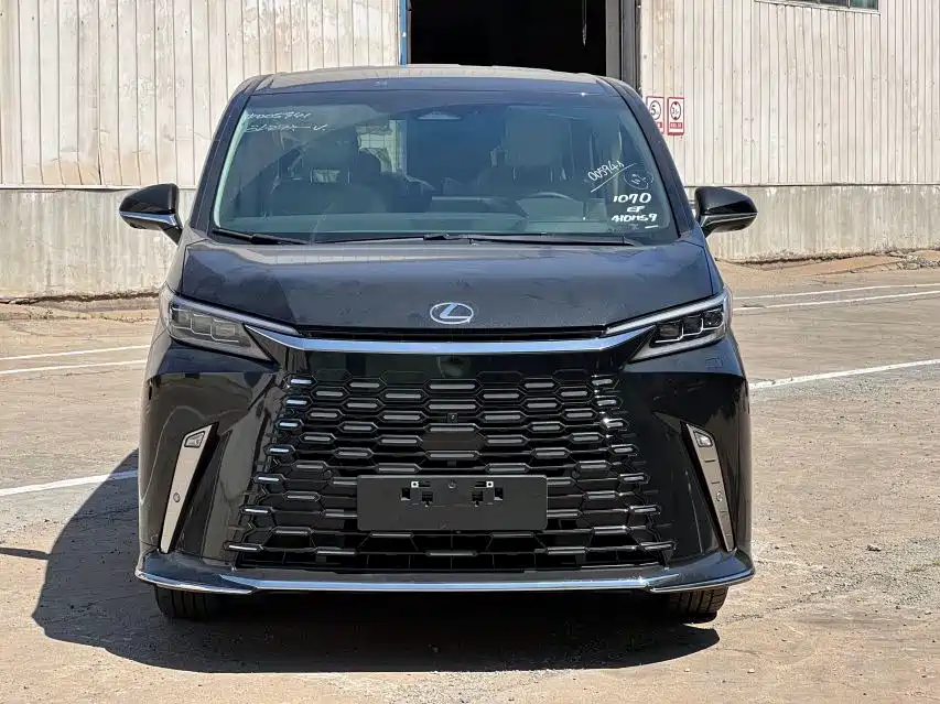 Lexus LM 2025 350h seven-seat elegant version купить на сайте DeffCars