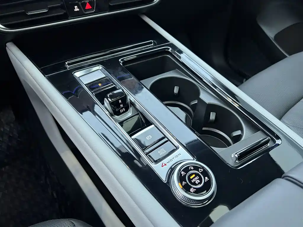 Touron 2024 380TSI four-wheel drive luxury version купить на сайте DeffCars