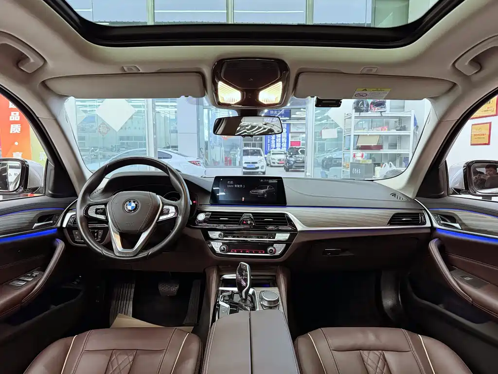 BMW 5 Series New Energy 2019 530Le Luxury Package купить на сайте DeffCars