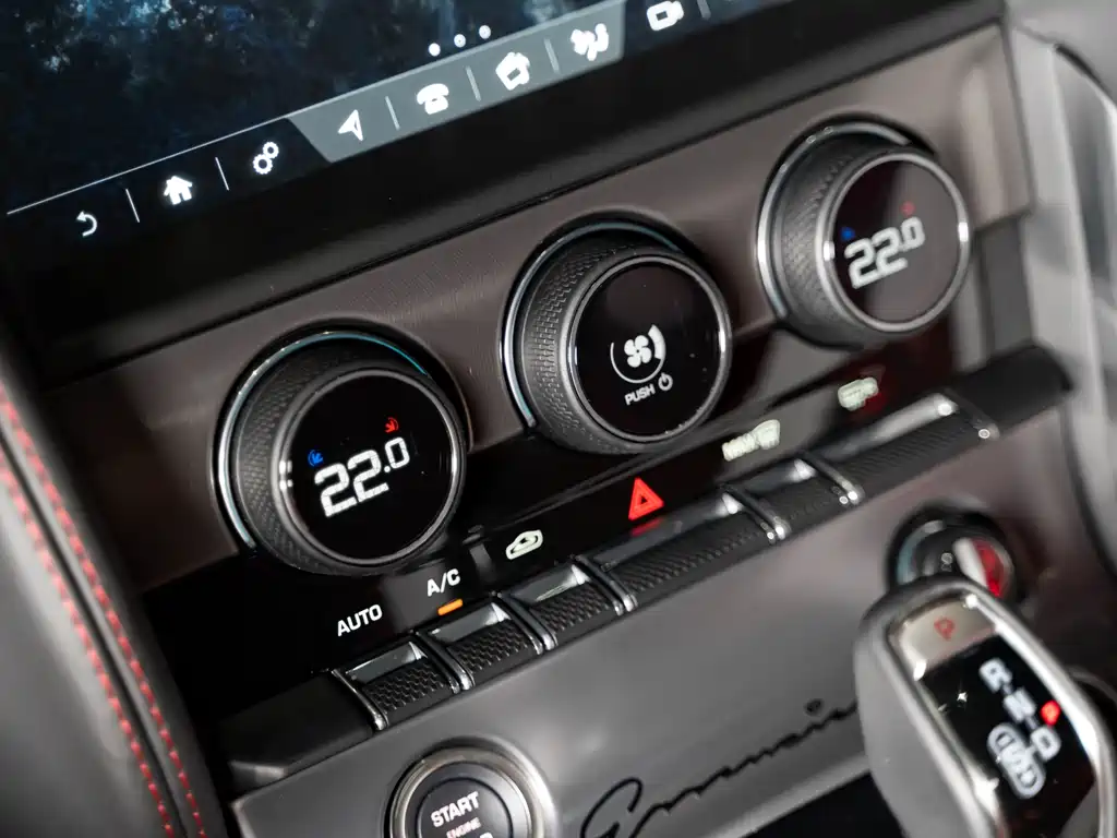 Jaguar F-TYPE 2024 P300 75th Anniversary Collection Hardtop Edition купить на сайте DeffCars