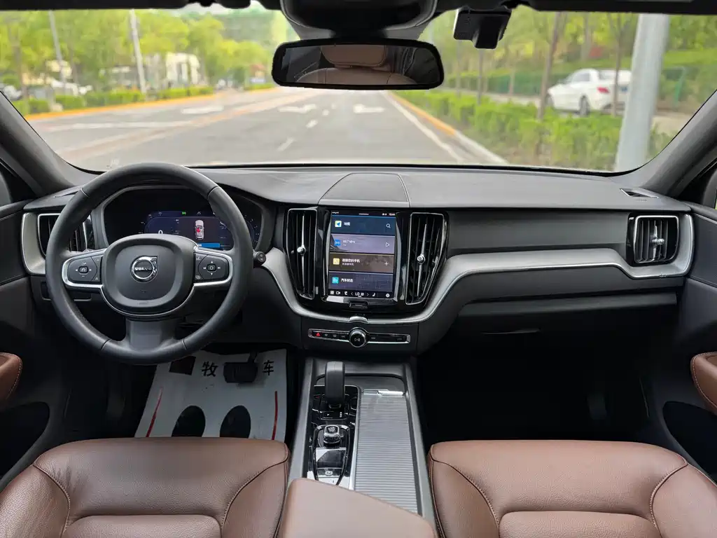 Volvo XC60 2024 B5 four-wheel drive Zhiyi Luxury Edition купить на сайте DeffCars