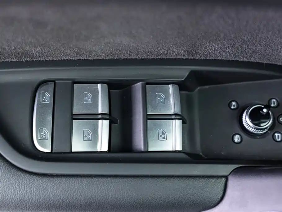 Audi Q5L Sportback 2023 40 TFSI luxury model купить на сайте DeffCars