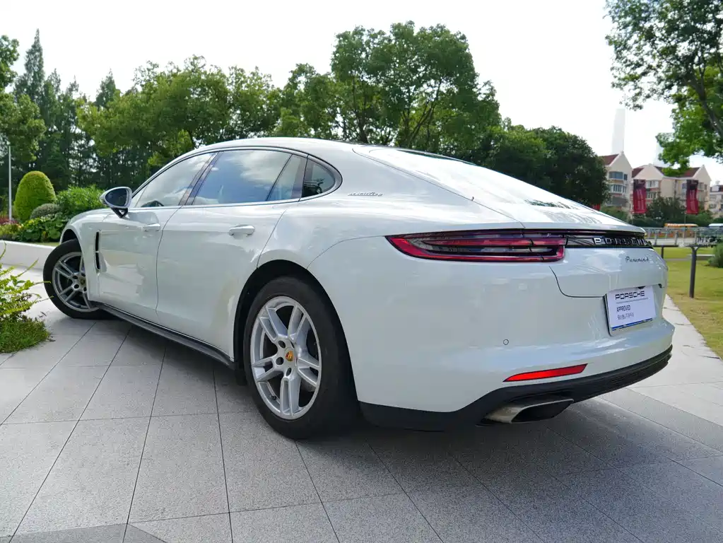 Panamera 2017 Panamera 4 Executive Extended Edition 3.0T купить на сайте DeffCars