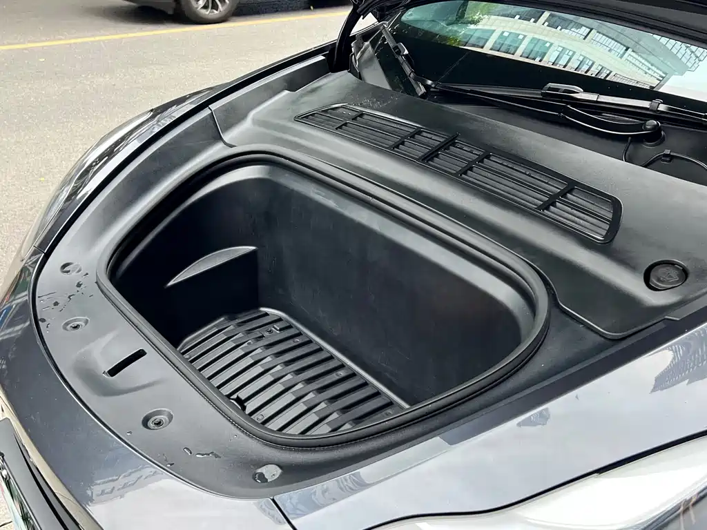 Model Y 2024 rear-wheel drive version купить на сайте DeffCars