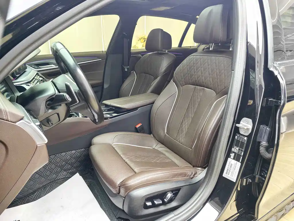 BMW 5 Series 2023 530Li Exclusive M Sports Package купить на сайте DeffCars