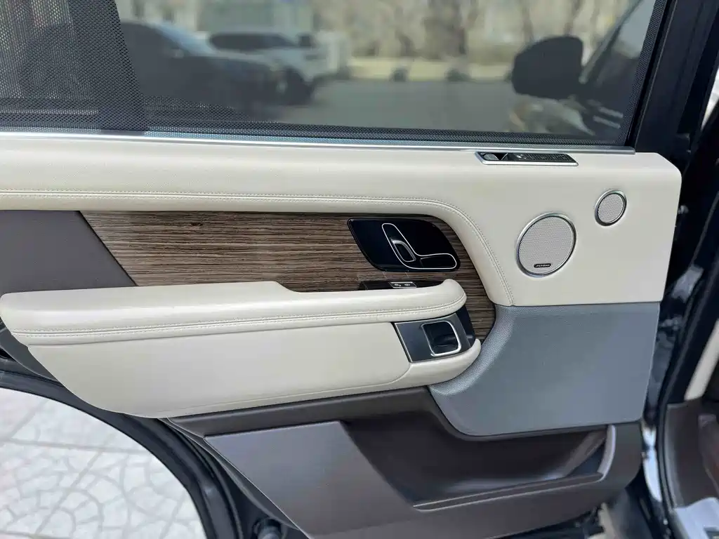 Range Rover 2019 3.0 SC V6 Legendary Extended Edition купить на сайте DeffCars