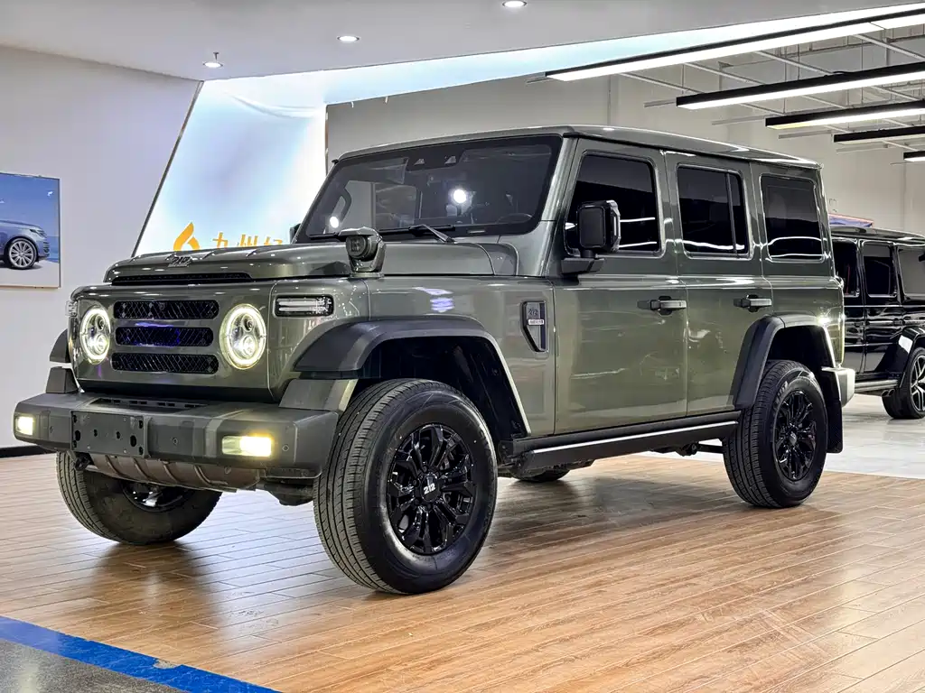 212 T01 2024 2.0T Explorer купить на сайте DeffCars