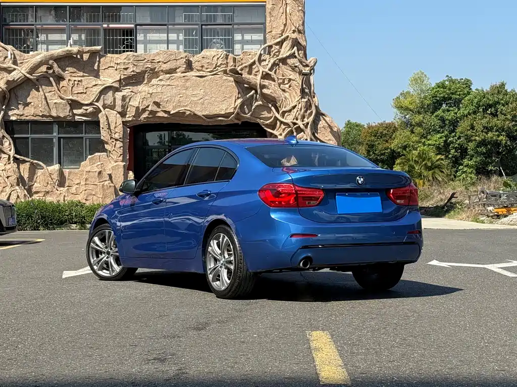 BMW 1 Series 2017 118i Sports купить на сайте DeffCars