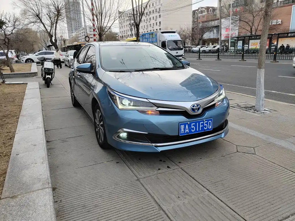 Corolla 2016 Dual Engine 1.8L E-CVT Leading Edition купить на сайте DeffCars
