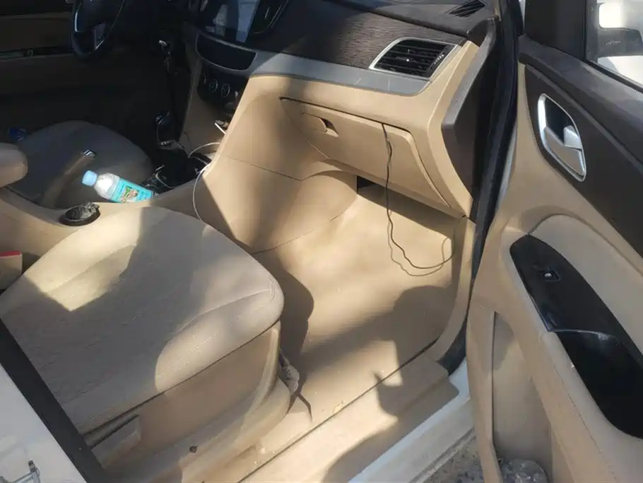 Baojun 730 2016 1.5L manual value model 7 seats National V купить на сайте DeffCars