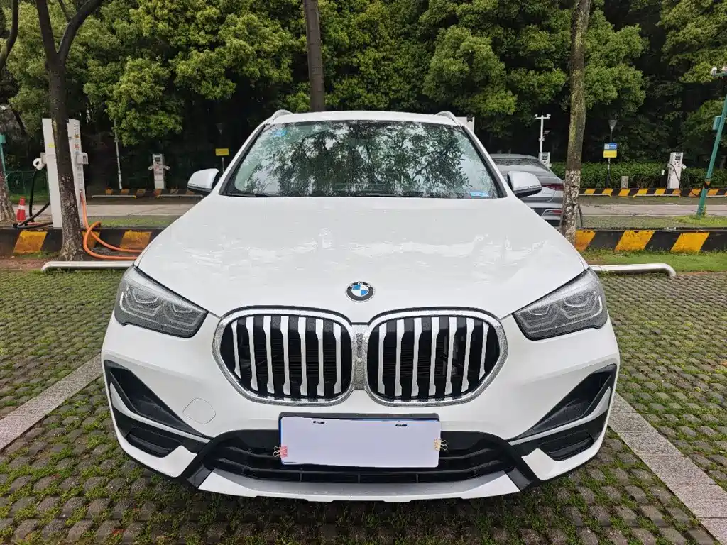 BMW X1 2022 sDrive20Li Exclusive Model купить на сайте DeffCars