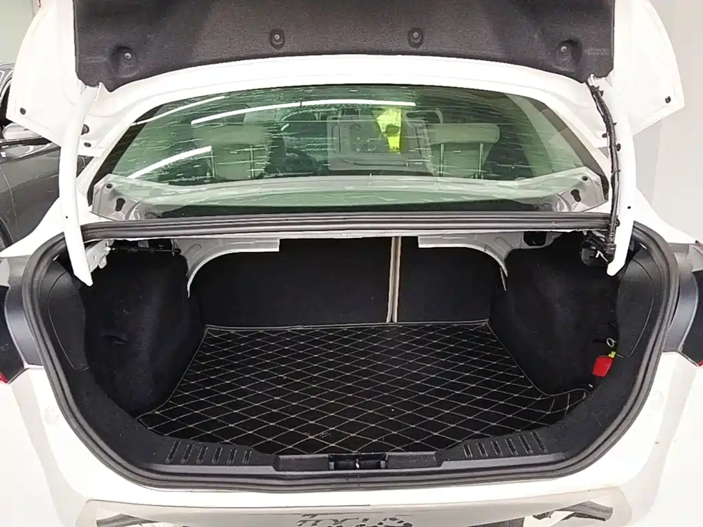 Focus 2015 sedan 1.6L automatic comfort type купить на сайте DeffCars