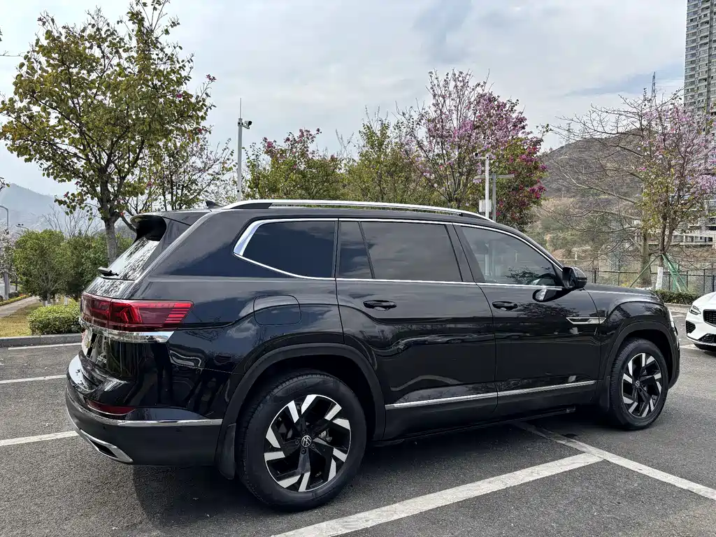 Touron 2021 330TSI two-wheel drive luxury version купить на сайте DeffCars