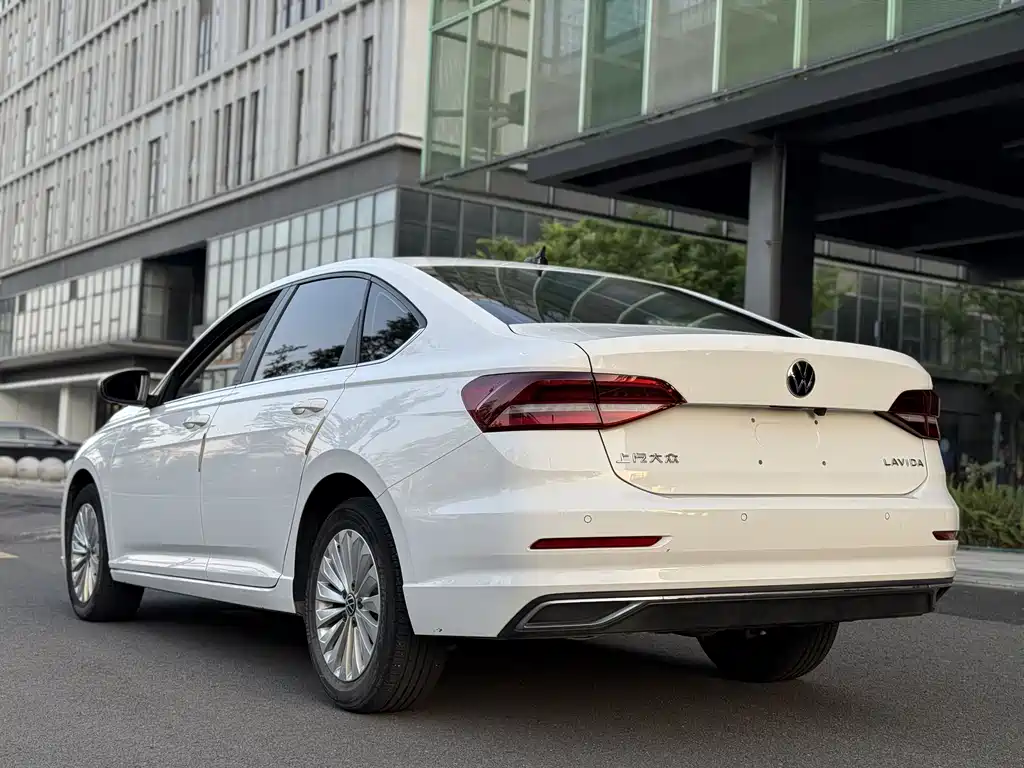 Lavida 2021 1.5L automatic comfort version купить на сайте DeffCars