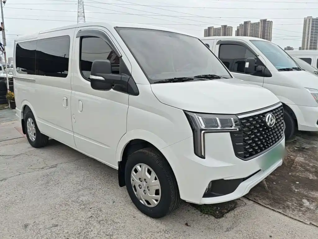 V80 2025款 超值版傲运通 2.0T AMT短轴超低顶127Ps 5/6座 купить на сайте DeffCars