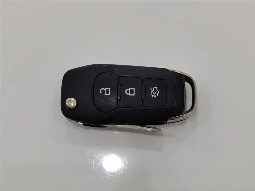 Escort 2017 facelift 1.5L manual comfort type купить на сайте DeffCars