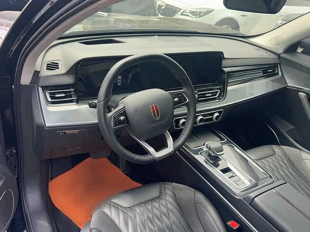 Hongqi HS5 2023 2.0T Qixiang Pro version купить на сайте DeffCars