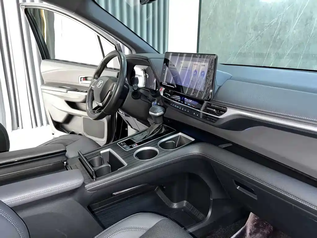 SIENNA 2021 2.5L Hybrid Premium Edition купить на сайте DeffCars
