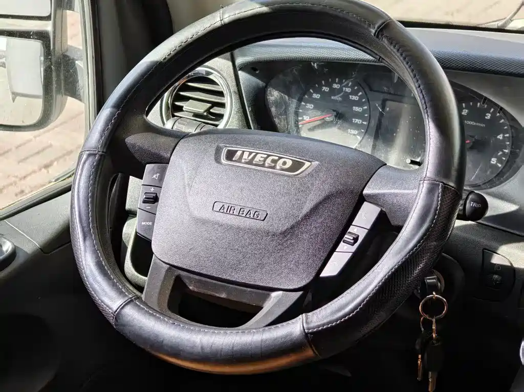 Iveco Wolfson 2021 3.0T automatic Chaorui long-axis short-hanging high-top side sliding door F1C купить на сайте DeffCars