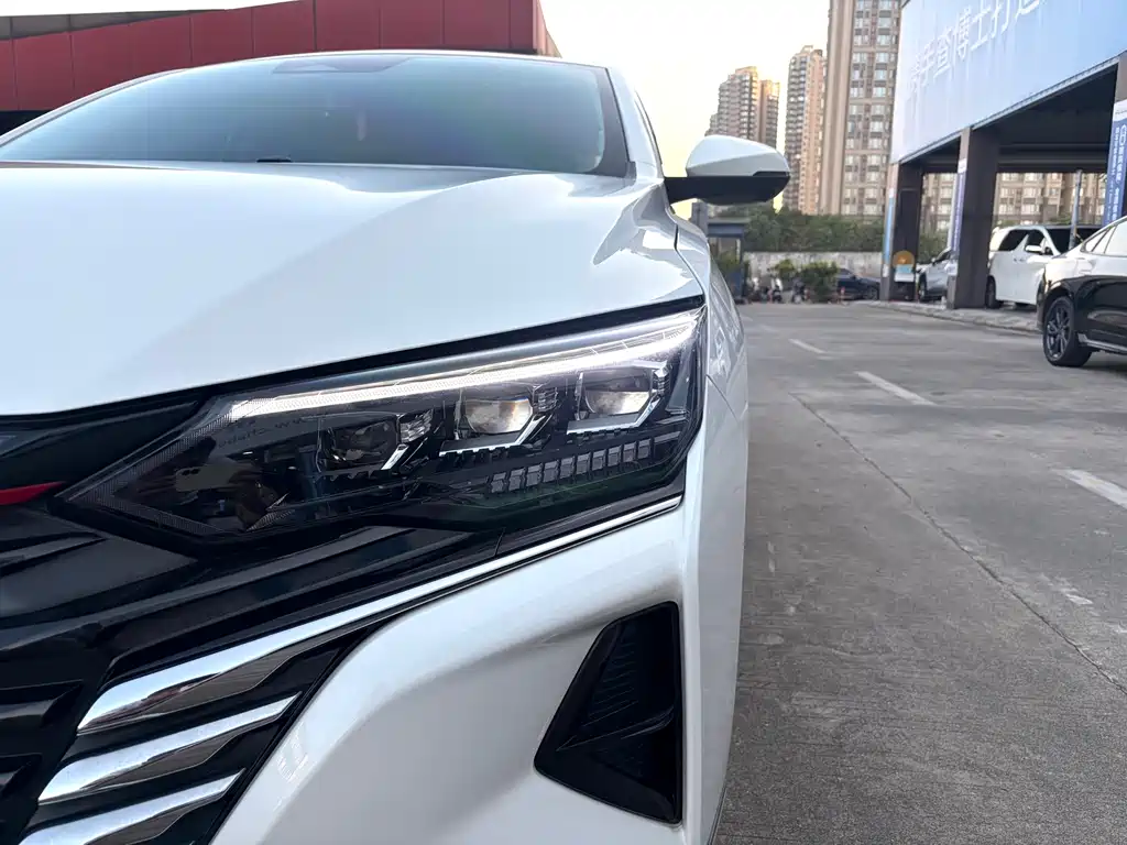 Yixuan MAX 2021 1.5T Super Hot Dad Edition купить на сайте DeffCars