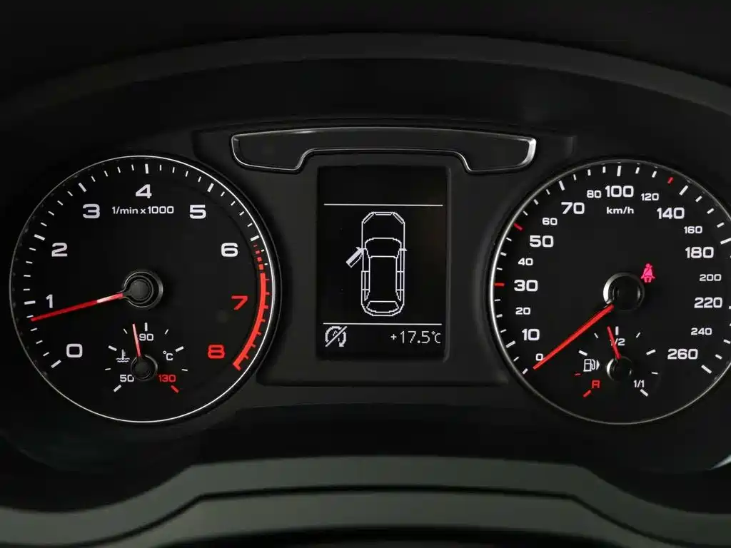 Audi Q3 2018 30 TFSI Fashionable Collection Edition купить на сайте DeffCars