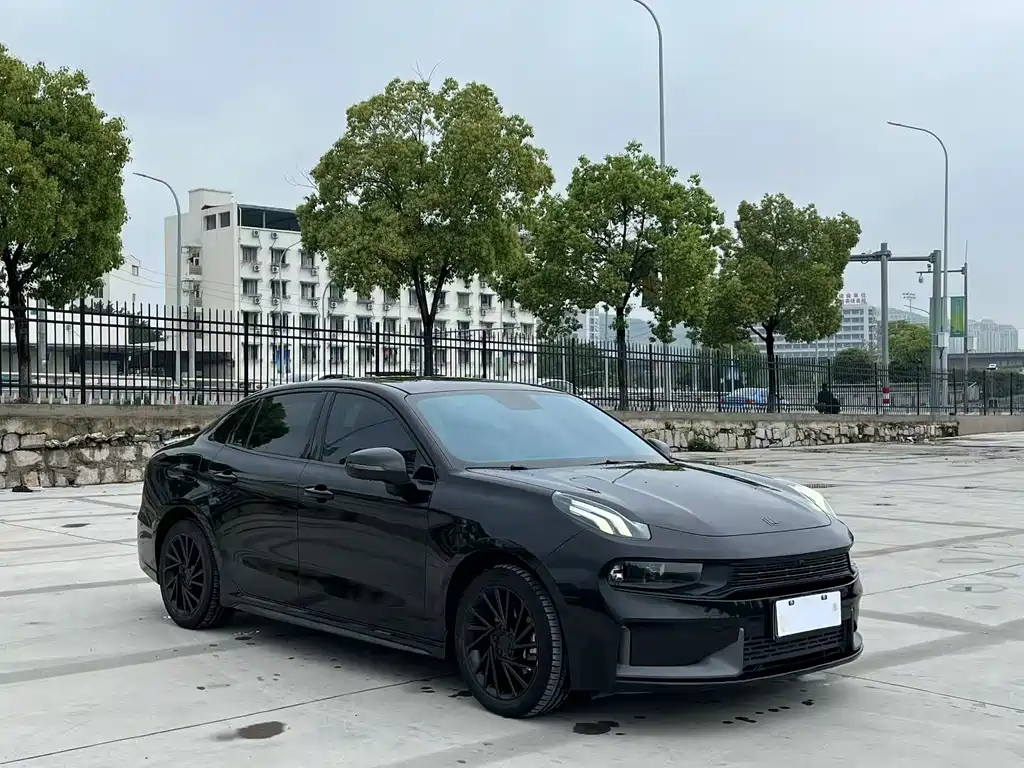 Lynk & Co 03 2021 1.5TD DCT Plus купить на сайте DeffCars