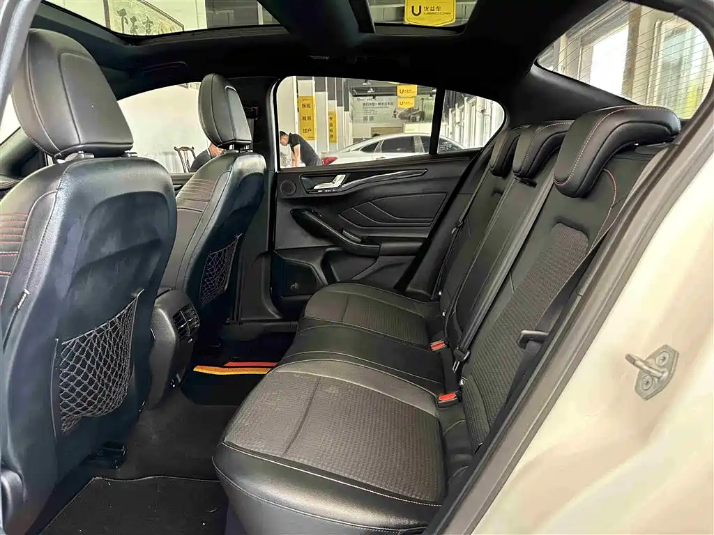 Focus 2021 Sedan EcoBoost 180 Automatic ST Line купить на сайте DeffCars