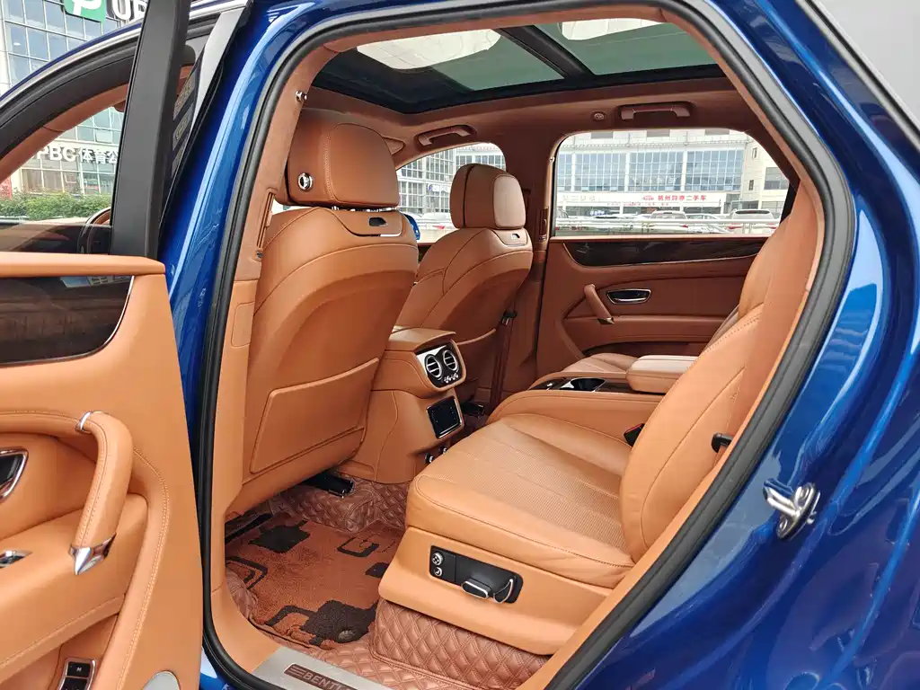 Bentayga 2018 4.0T V8 купить на сайте DeffCars